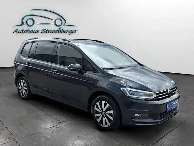 Gebraucht VW Touran Comfortline 150 PS (110 kW) 2023 Grau Van / Kleinbus