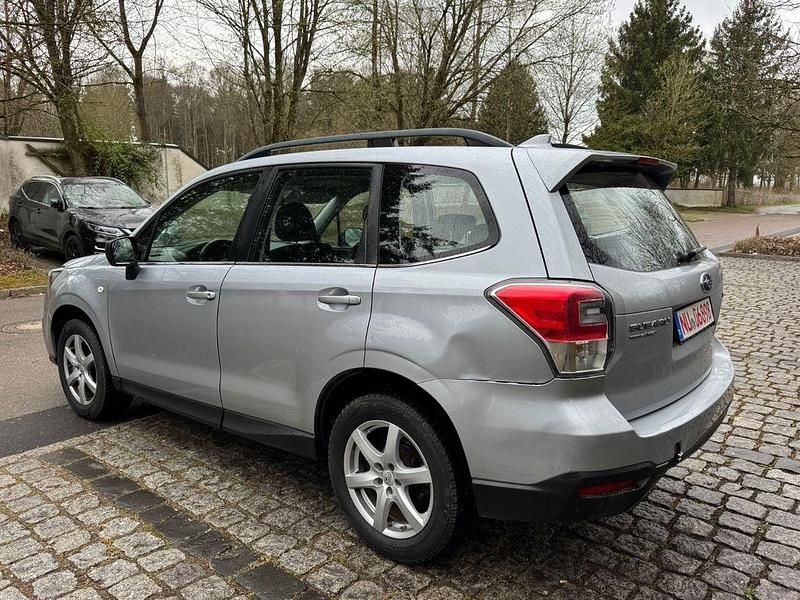 Gebraucht Subaru Forester Active 147 PS (108 kW) 2017 Silber SUV