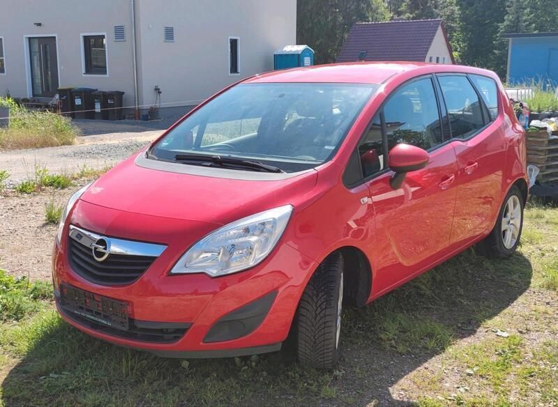 Rot Gebraucht 2011 Opel Meriva Van / Kleinbus | 6.200 € (Etwas zu teuer) - Bild 1/4