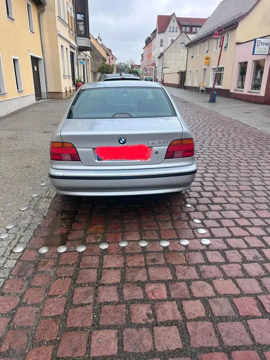 Gebraucht BMW 523 170 PS (125 kW) 1998 Silber Limousine