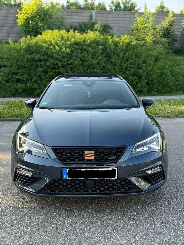 Grau Gebraucht 2019 Cupra Leon Kombi | 26.500 € (Fairer Preis) - Bild 1/4
