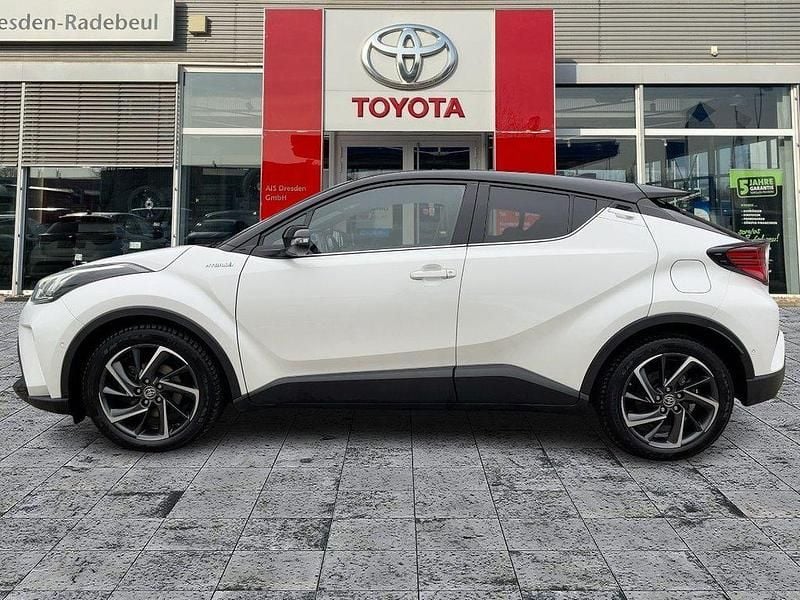 Gebraucht Toyota C-HR Style 184 PS (135 kW) 2019 White pearl / black SUV