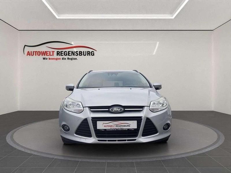 Gebraucht Ford Focus Trend 116 PS (85 kW) 2011 Silber Kombi