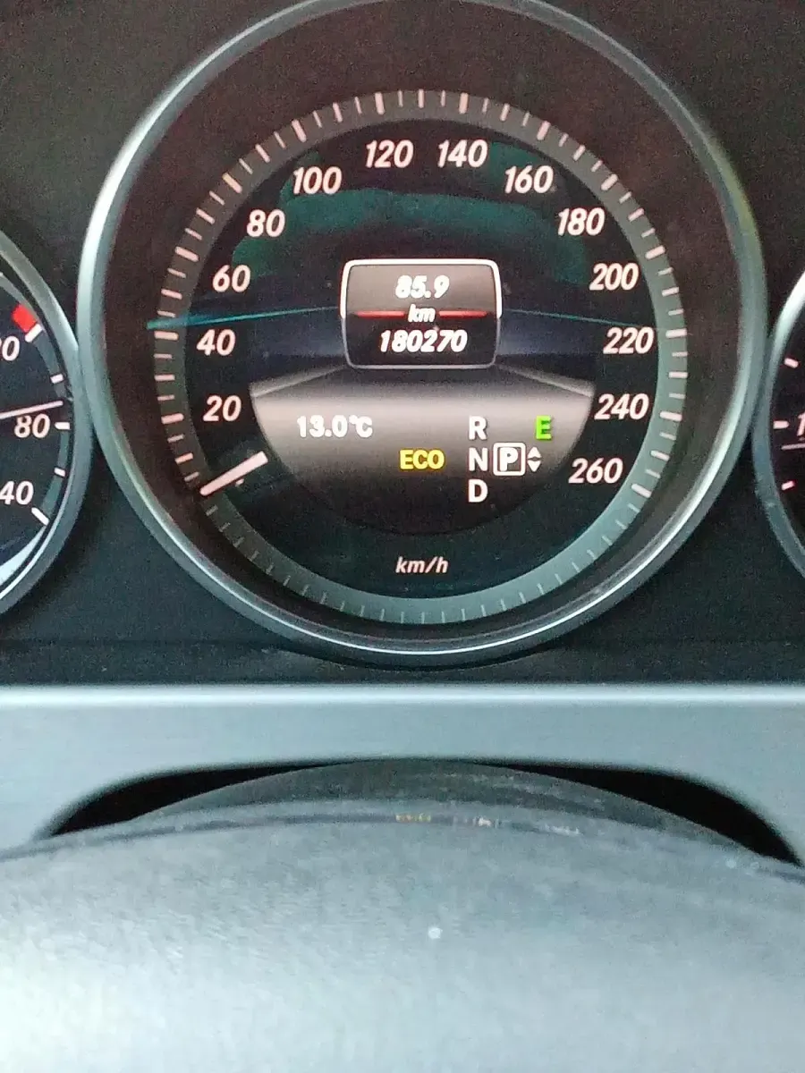 Usata Mercedes E220 170 CV (125 kW) 2013 Nero Station wagon