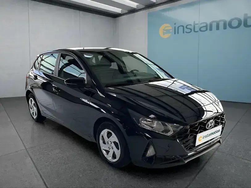 Gebraucht Hyundai i20 101 PS (74 kW) 2022 Schwarz Kleinwagen
