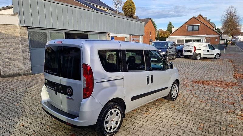Gebraucht Fiat Doblò 120 PS (88 kW) 2023 Grau Van / Kleinbus