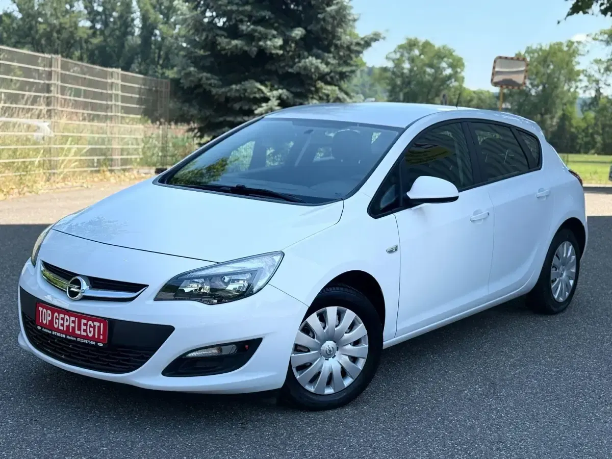 Gebraucht Opel Astra 87 PS (63 kW) 2013 Weiß Coupé