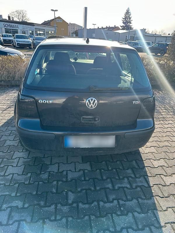 Gebraucht VW Golf IV 101 PS (74 kW) 2002 Schwarz Kleinwagen