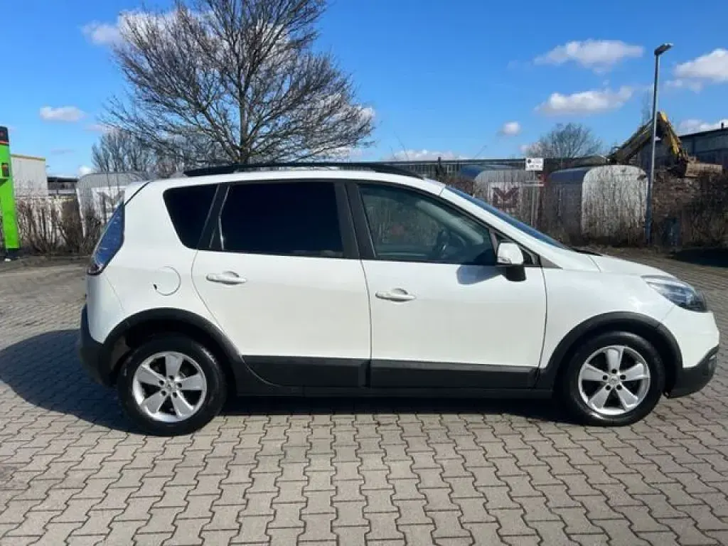 Gebraucht Renault Scénic III Initiale Paris 116 PS (85 kW) 2014 Weiss (metallic) Limousine