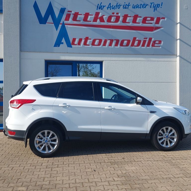 Frostweiß Gebraucht 2015 Ford Kuga Titanium SUV | 11.990 € (Fairer Preis) - Bild 1/4