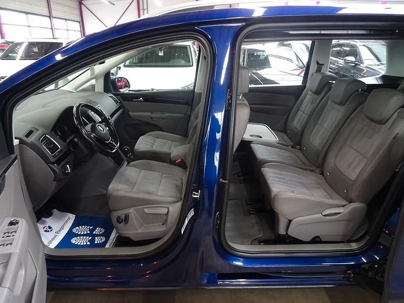 Gebraucht VW Sharan Highline 150 PS (110 kW) 2021 Blau Van / Kleinbus