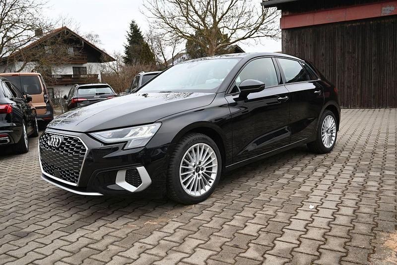 Gebraucht Audi A3 Sport 200 PS (147 kW) 2022 Schwarz Limousine