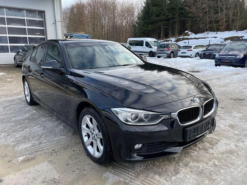 Gebraucht BMW 320 Shadowline 184 PS (135 kW) 2014 Schwarz Limousine