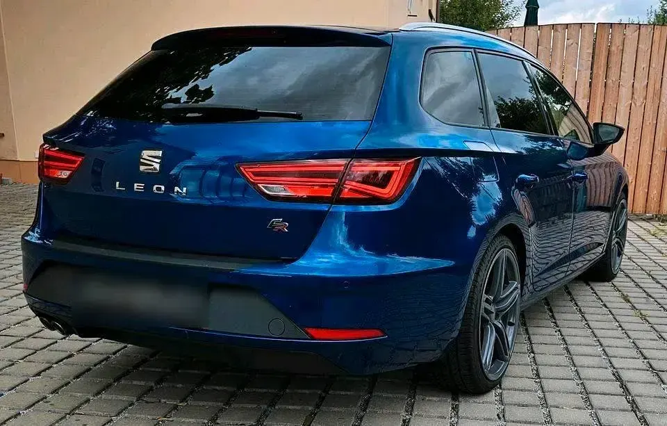 Używany Seat Leon FR 184 KM (135 kW) 2017 Niebieski Kombi