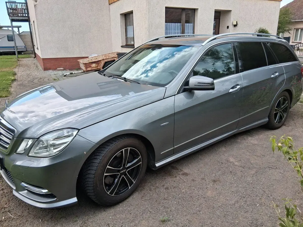 Gebraucht Mercedes E250 AMG line 204 PS (150 kW) 2010 Silber Kombi