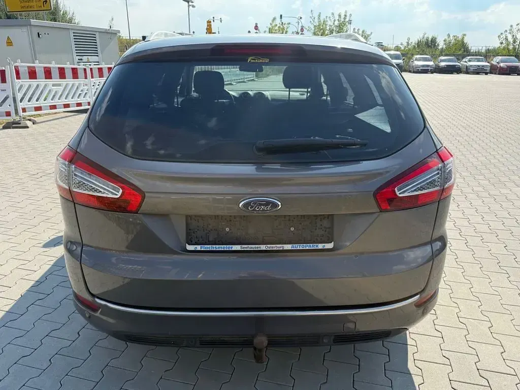 Gebraucht Ford Mondeo Business Edition 140 PS (102 kW) 2013 Braun Limousine