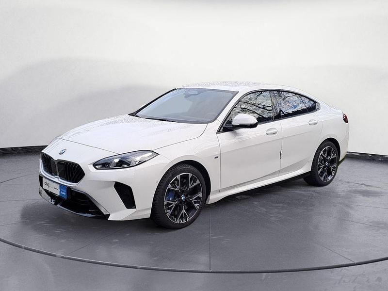 Gebraucht BMW 220 Performance 156 PS (114 kW) 2025 Weiß Coupé