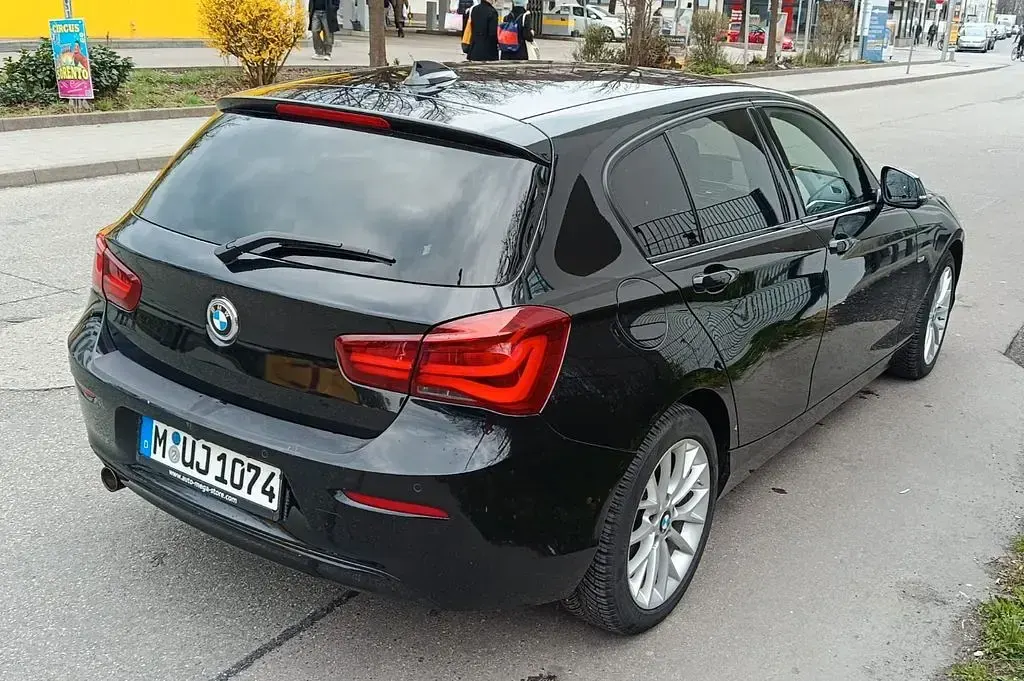Usata BMW 118 Sport Line 150 CV (110 kW) 2017 Nero Utilitaria