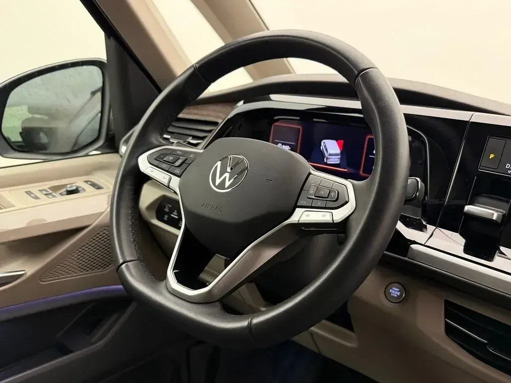 Gebraucht VW Multivan Style 150 PS (110 kW) 2025 Schwarz Van / Kleinbus