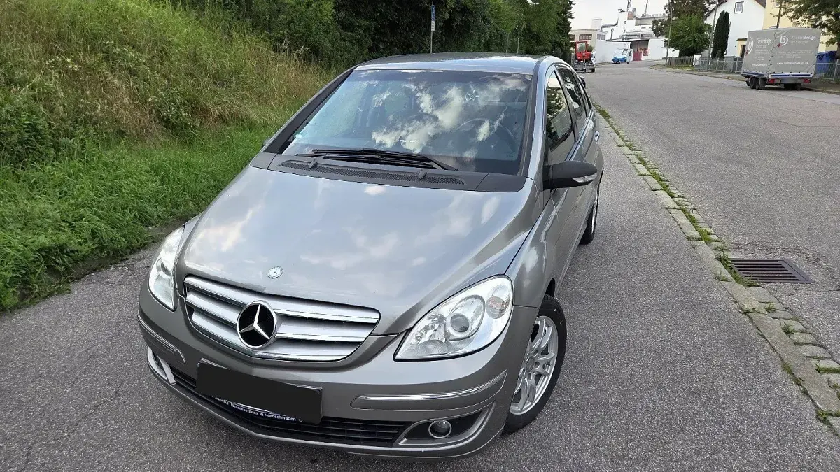 Gebraucht Mercedes B150 95 PS (69 kW) 2007 Grau Van / Kleinbus