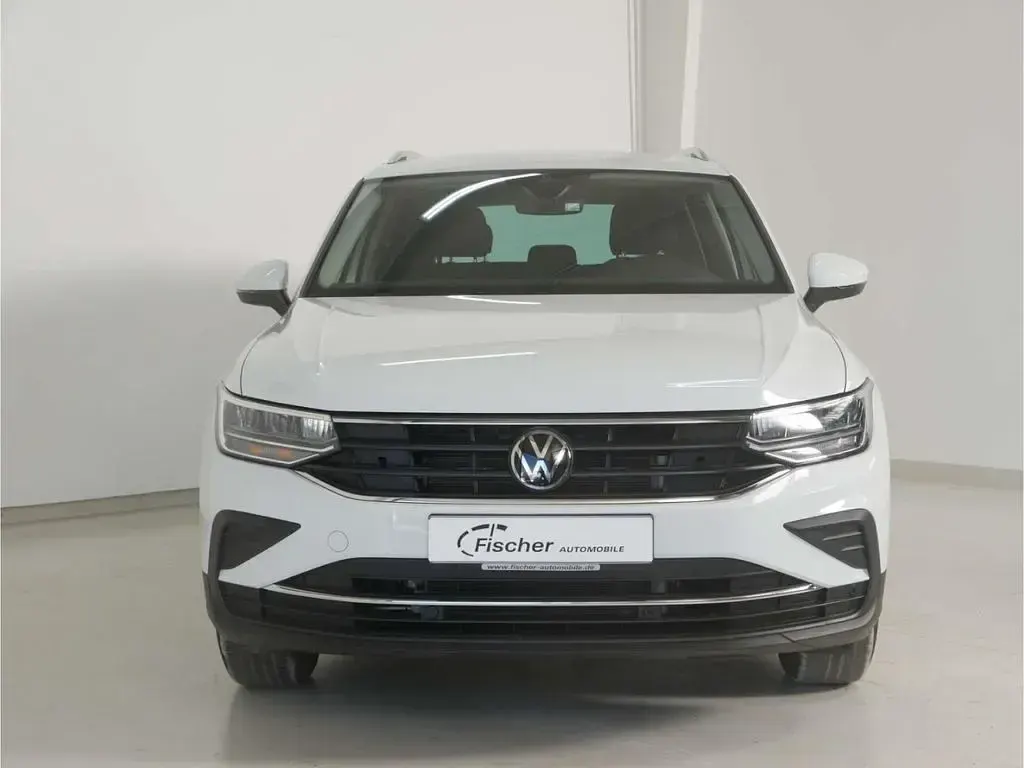 Gebraucht VW Tiguan Active 245 PS (180 kW) 2022 Weiss SUV