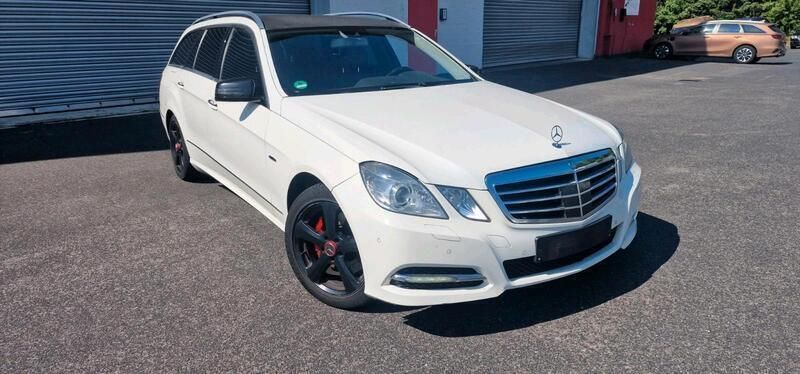 Weiß Gebraucht 2010 Mercedes E350 Kombi | 5.500 € (Superpreis) - Bild 1/4