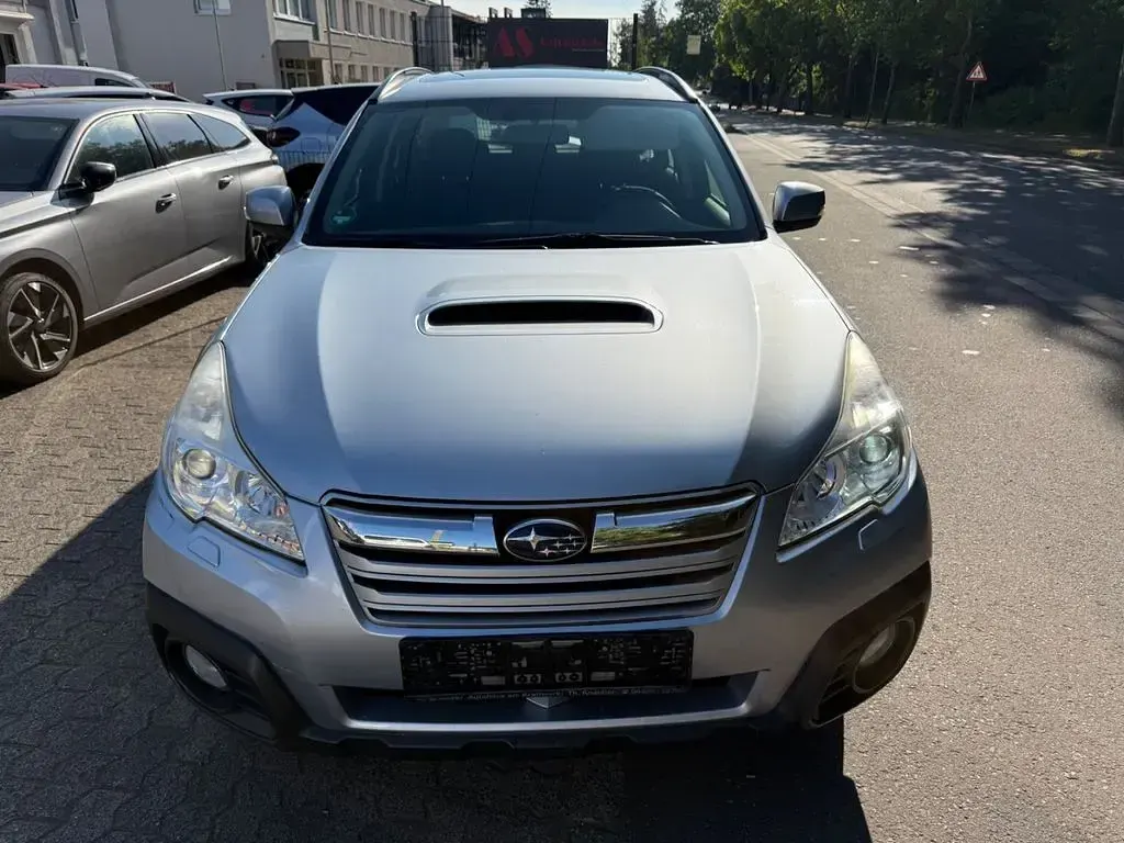 Gebraucht Subaru Outback 150 PS (110 kW) 2014 Silber Kombi