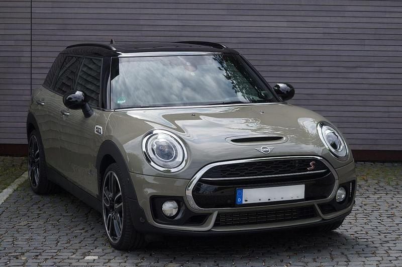 Grau Gebraucht 2019 Mini Clubman Kombi | 20.100 € - Bild 1/4