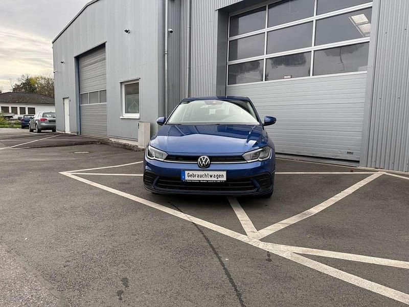 Reef blue metallic Gebraucht 2022 VW Polo Life Kleinwagen | 14.355 € (Fairer Preis) - Bild 1/4