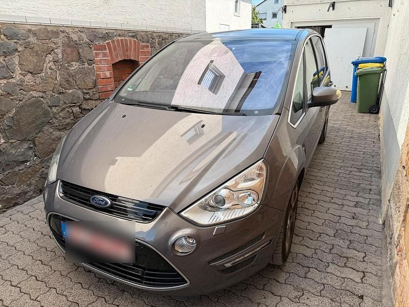 Grau Gebraucht 2014 Ford S-MAX Titanium Van / Kleinbus | 7.400 € (Guter Preis) - Bild 1/4