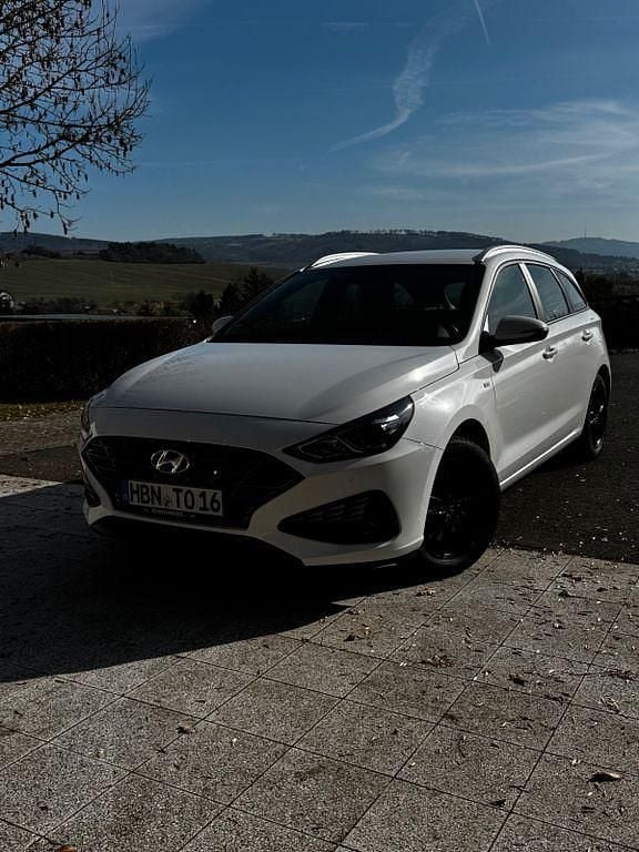 Gebraucht Hyundai i30 120 PS (88 kW) 2022 Weiß Kombi