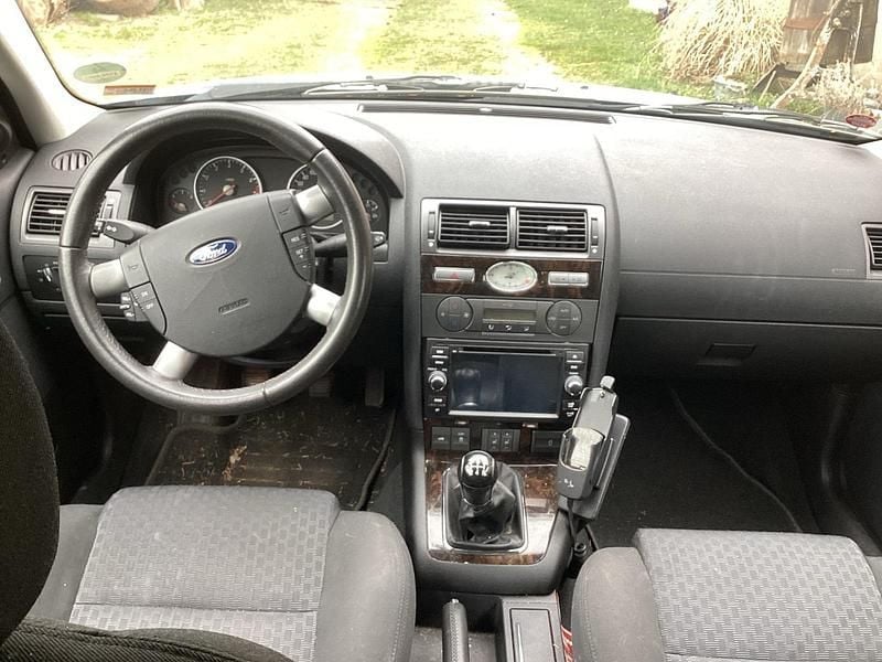 Gebraucht Ford Mondeo 145 PS (106 kW) 2004 Blau Limousine