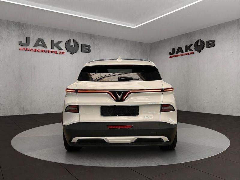 Neu VinFast VF 6 Plus 150 kW (204 PS) 2025 Weiß SUV