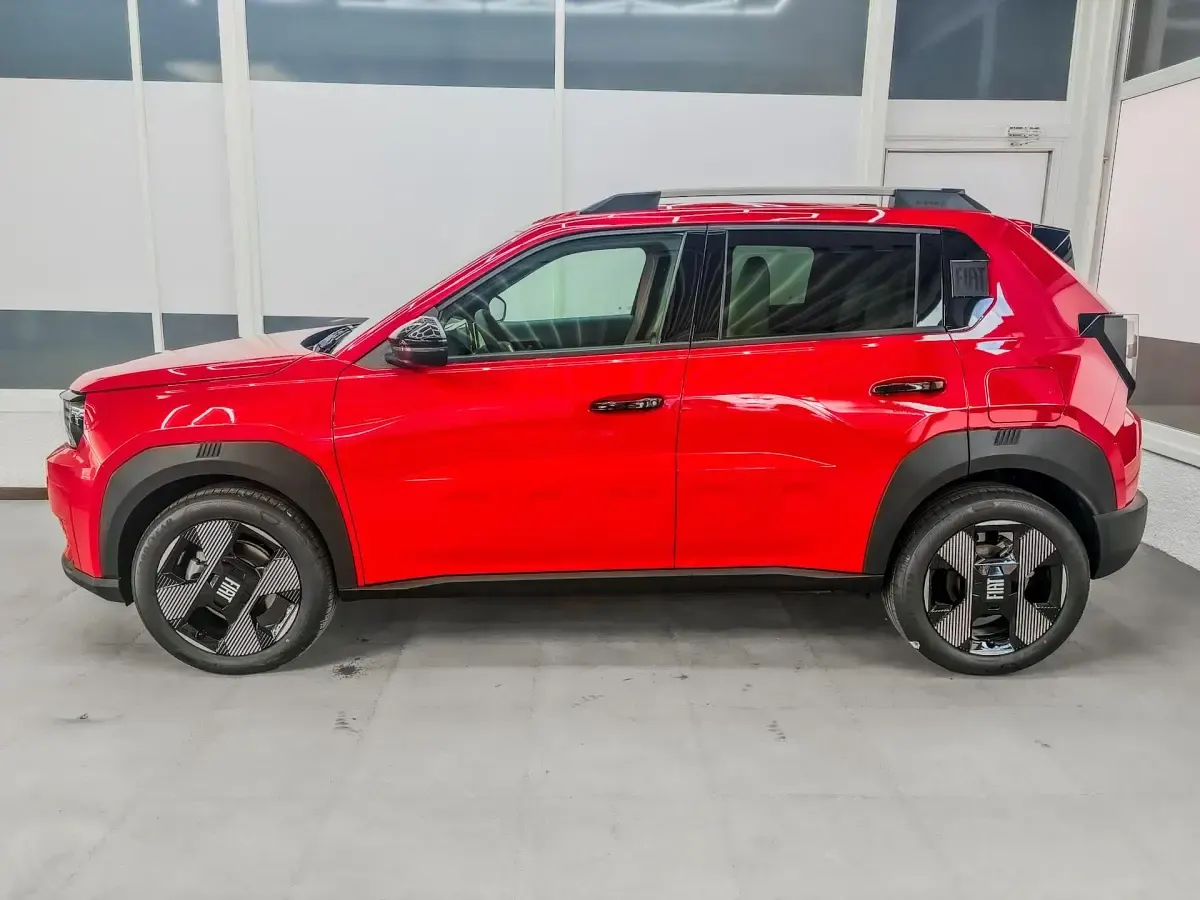 Neu Fiat Panda La Prima 110 PS (80 kW) 2026 Rot passione 111 Kleinwagen