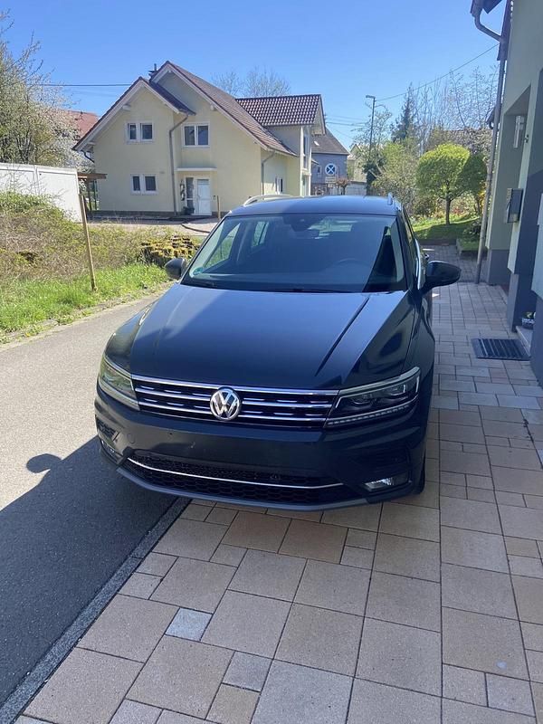 Gebraucht VW Tiguan Highline 180 PS (132 kW) 2017 Grau SUV