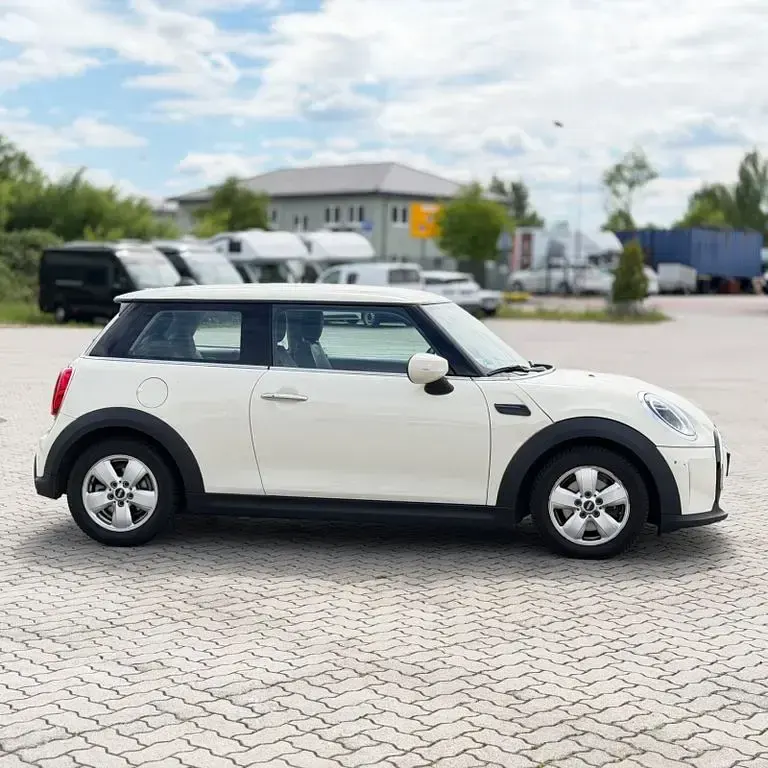 Käytetty Mini ONE 102 HP (75 kW) 2021 Valkoinen Viistoperä