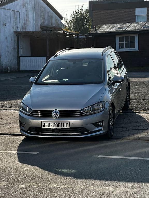 Silber Gebraucht 2016 VW Golf Sportsvan Allstar Van / Kleinbus | 13.600 € (Fairer Preis) - Bild 1/4