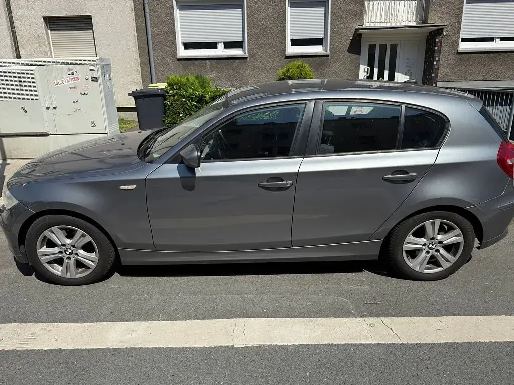 Gebraucht BMW 118 143 PS (105 kW) 2010 Grau Kleinwagen