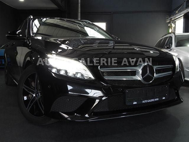 Gebraucht Mercedes C300 245 PS (180 kW) 2021 Schwarz/baltic black Kombi