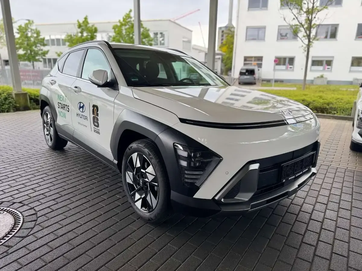 Gebraucht Hyundai Kona Trend 139 PS (102 kW) 2026 Atlas white / sol SUV