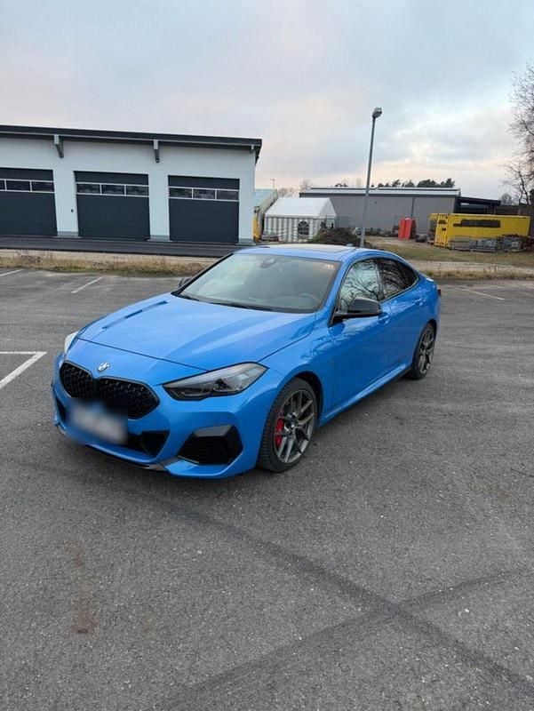 Blau Gebraucht 2020 BMW M235 Comfort Edition Coupé | 23.990 € (Superpreis) - Bild 1/4