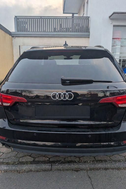 Gebraucht Audi A4 150 PS (110 kW) 2016 Schwarz Kombi