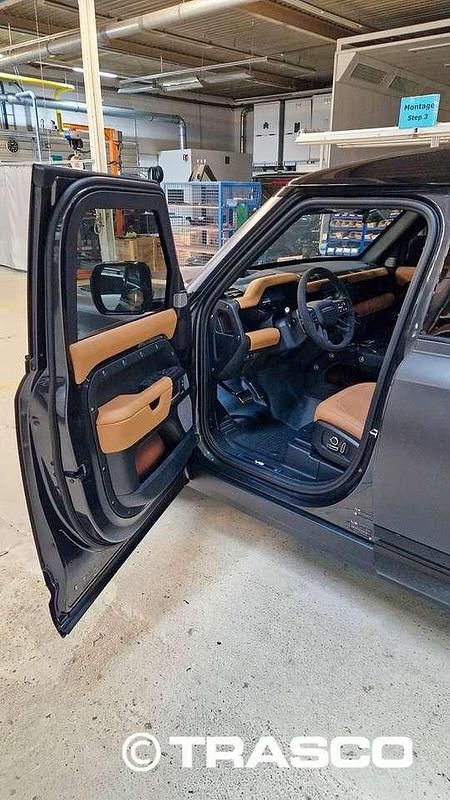 Neu Land Rover Defender 426 PS (313 kW) 2025 1df (eiger grey) SUV