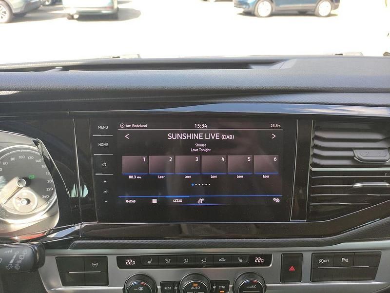 Gebraucht VW Multivan Comfortline 204 PS (150 kW) 2021 Candyweiß Van