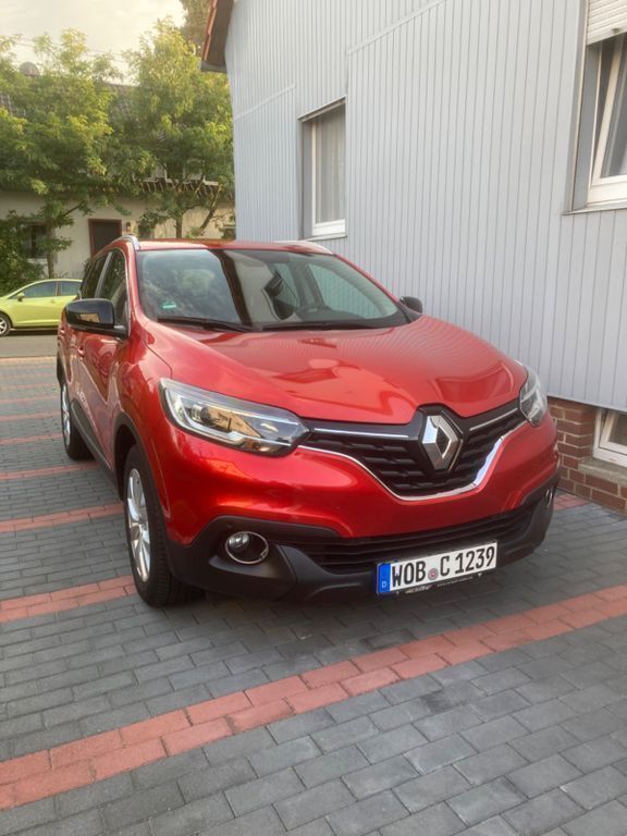 Rot Gebraucht 2018 Renault Kadjar LIMITED SUV | 12.600 € (Fairer Preis) - Bild 1/4