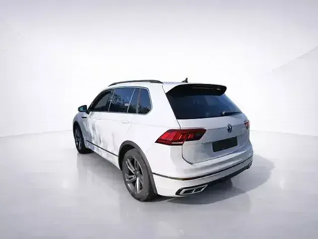 Gebraucht VW Tiguan R-line 150 PS (110 kW) 2023 Weiß SUV
