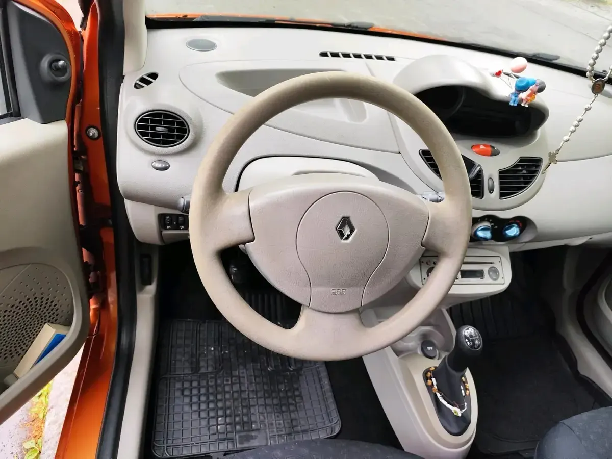 Gebraucht Renault Twingo 67 PS (49 kW) 2009 Orange Kleinwagen