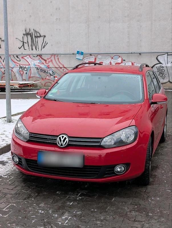 Gebraucht VW Golf VI 105 PS (77 kW) 2010 Rot Kleinwagen