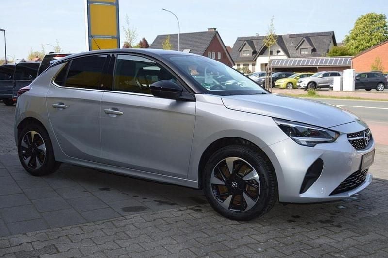 Usado Opel Corsa-e Elegance 100 kW (136 HP) 2022 Prateado Citadino