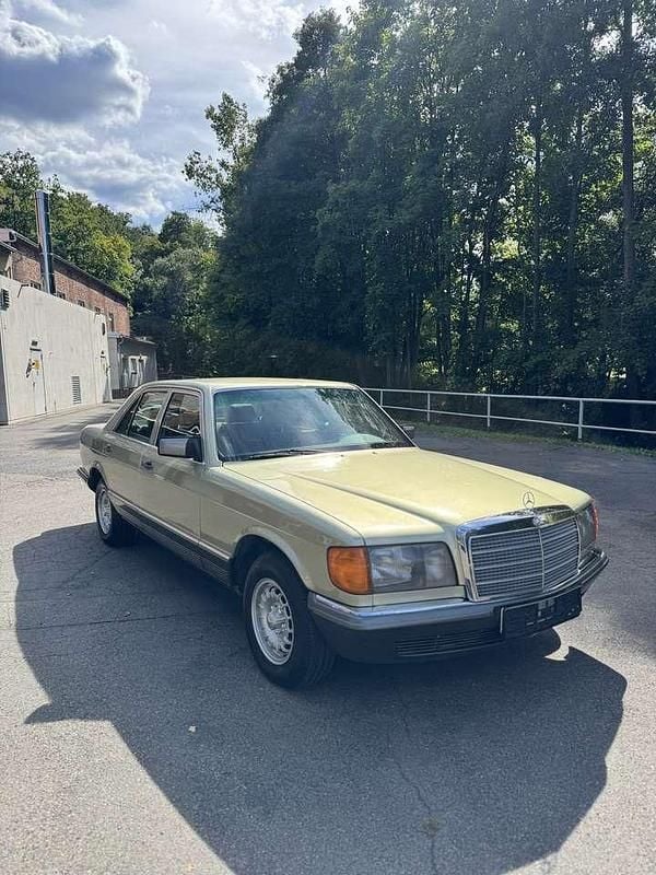 Grün Gebraucht 1981 Mercedes S280 SE Limousine | 14.999 € - Bild 1/4